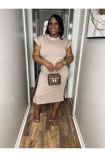 Grab & Go Dress 🤍